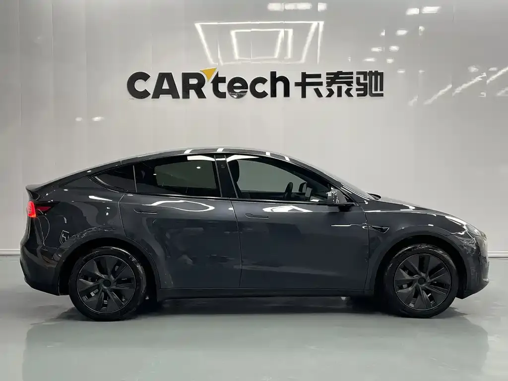 Tesla Model Y — фото 7