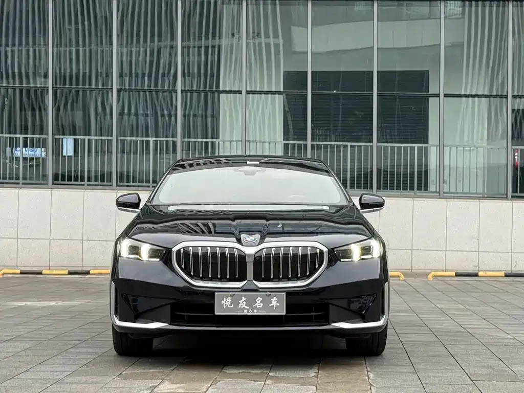 BMW 5 Series — фото 2