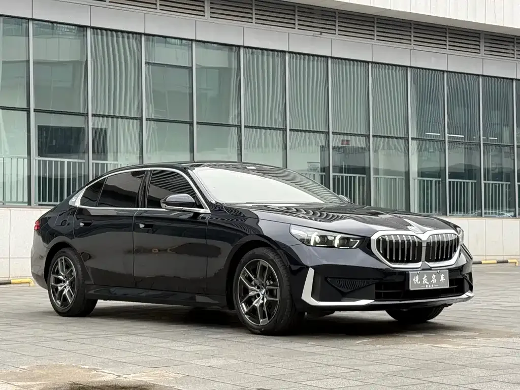 BMW 5 Series — фото 10