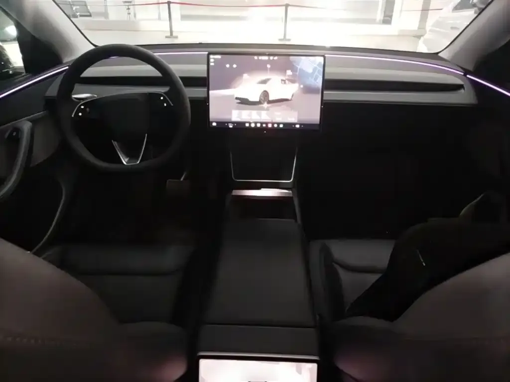 Tesla Model Y — фото 6