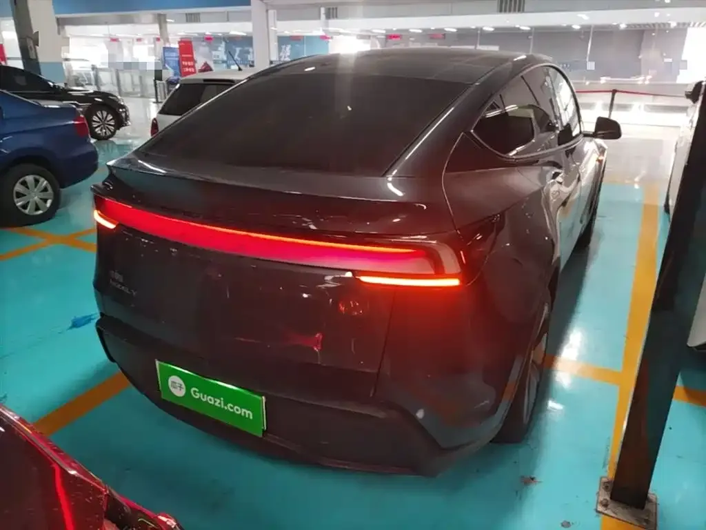 Tesla Model Y — фото 2