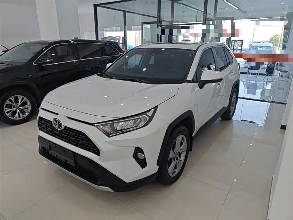 Toyota RAV4 — фото 7