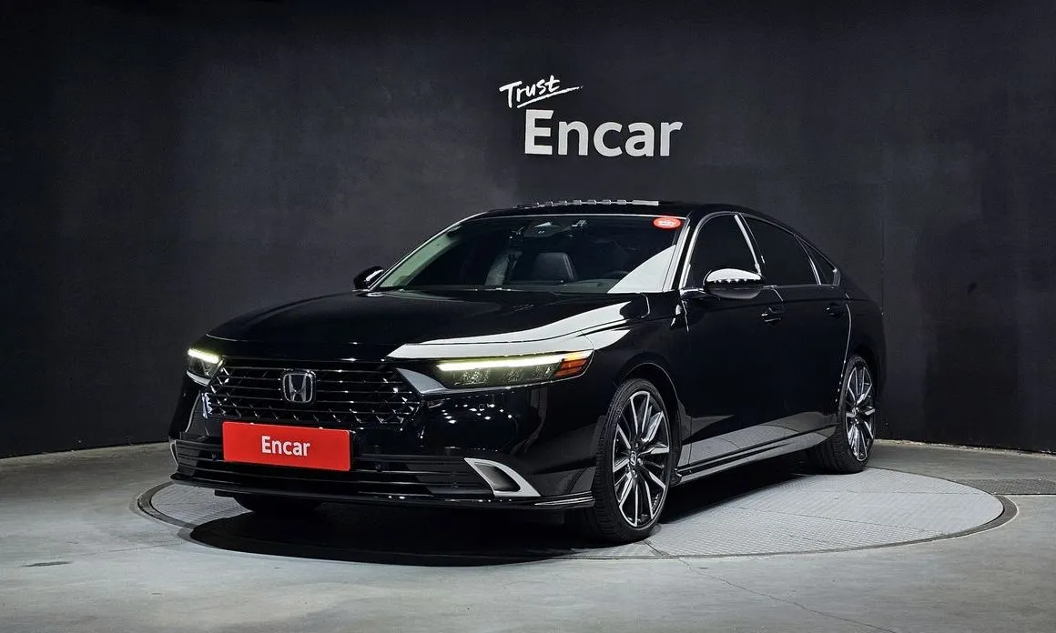Honda Accord — фото 1