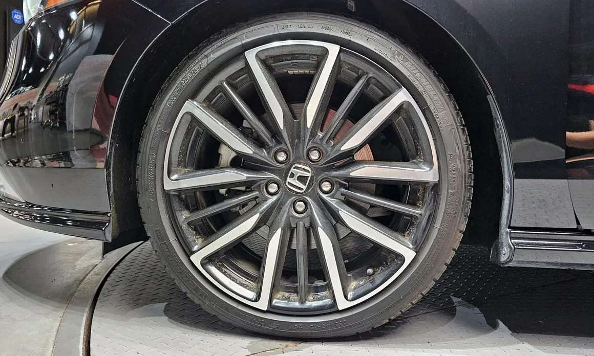 Honda Accord — фото 10