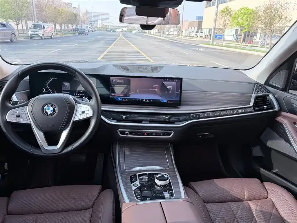 BMW X7 — фото 2