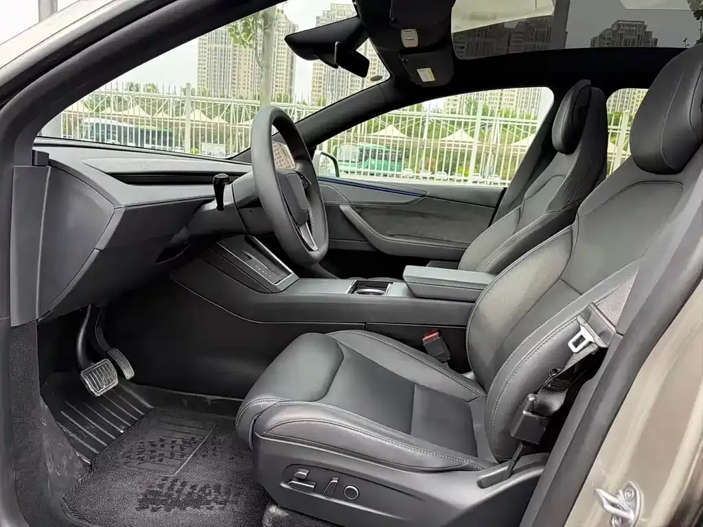 Tesla Model Y L 2025 из CN, фото 4