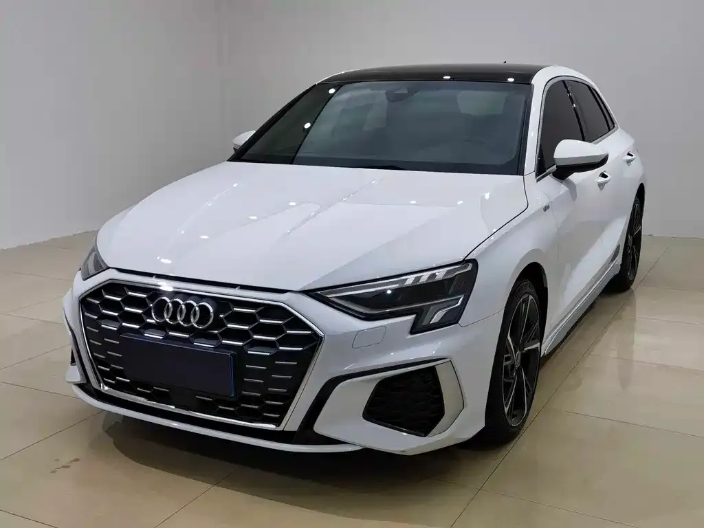 Audi A3 — фото 1