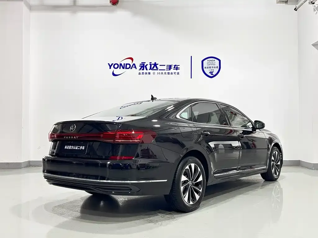 Volkswagen Passat — фото 10
