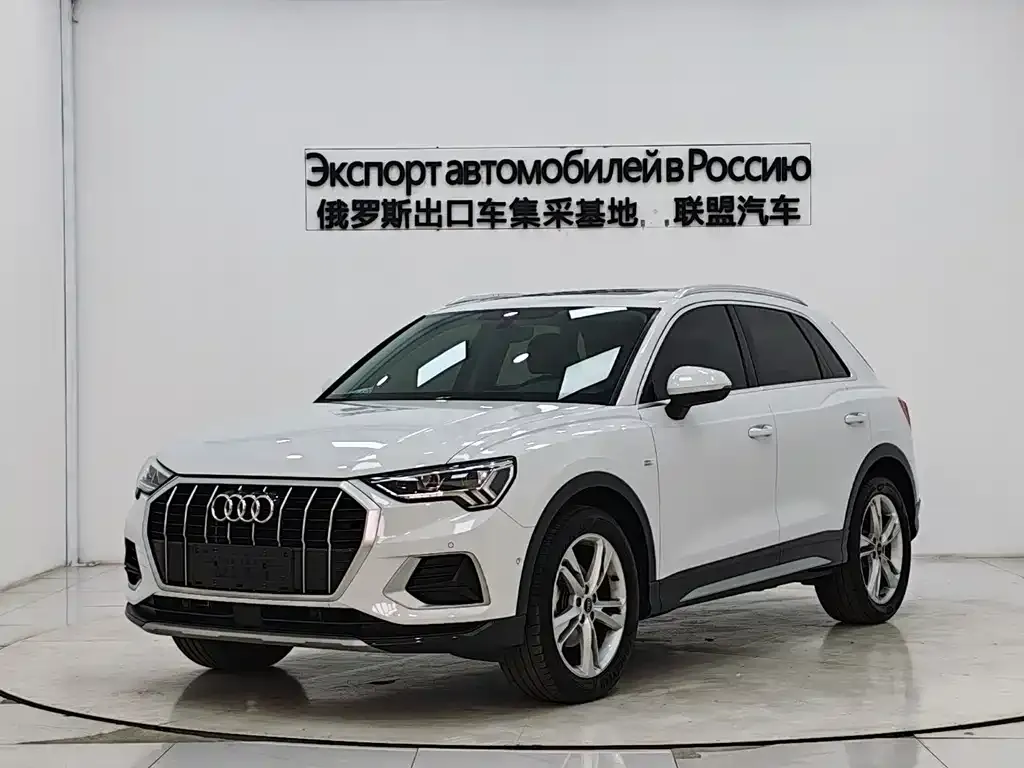 Audi Q3 — фото 1