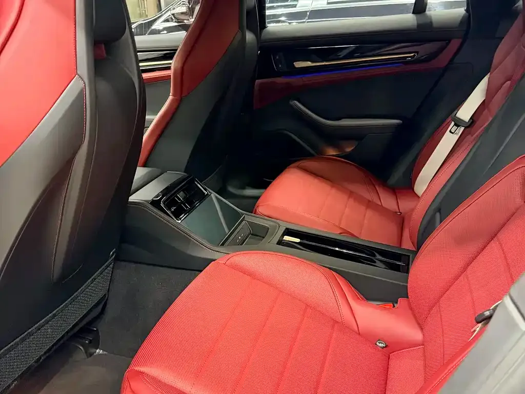 Porsche Panamera 2025 из CN, фото 8