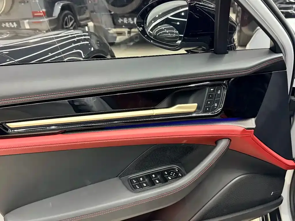 Porsche Panamera 2025 из CN, фото 5