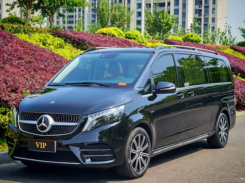 Mercedes-Benz V-Class — фото 1