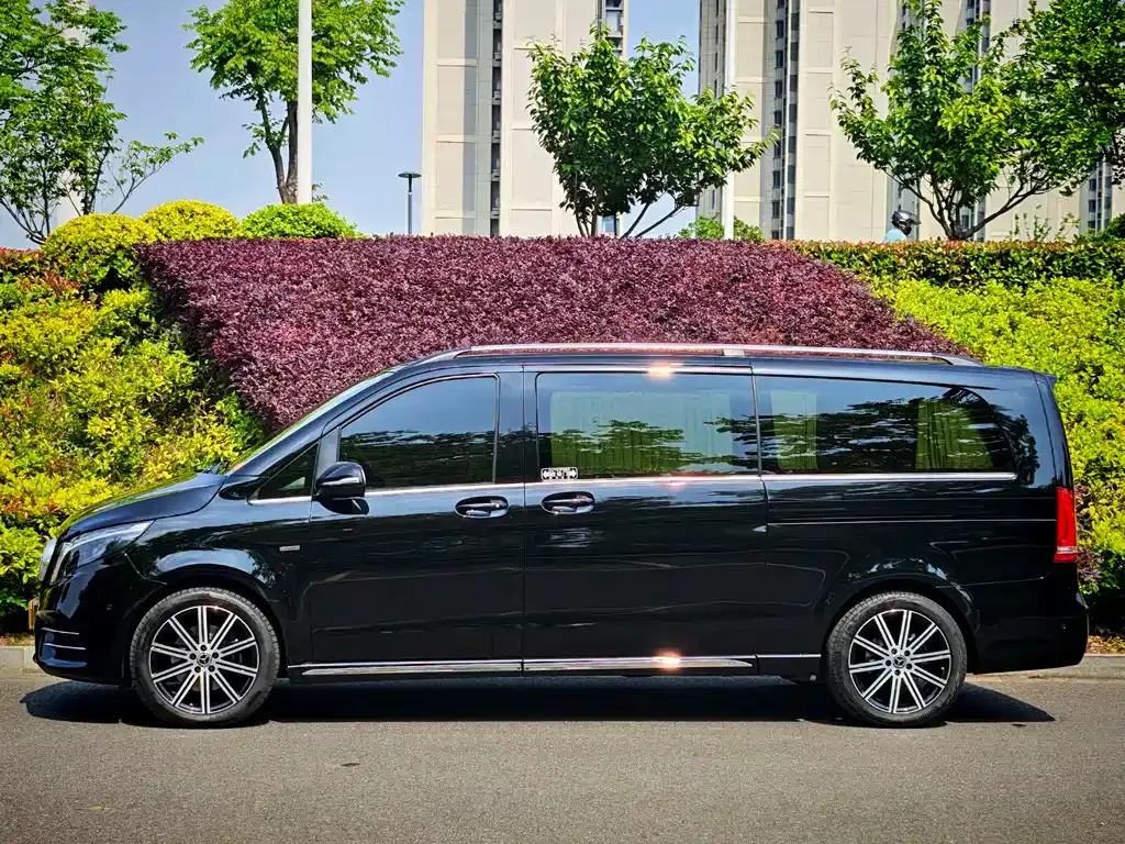 Mercedes-Benz V-Class — фото 8