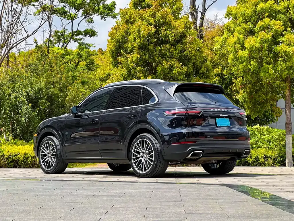Porsche Cayenne — фото 7