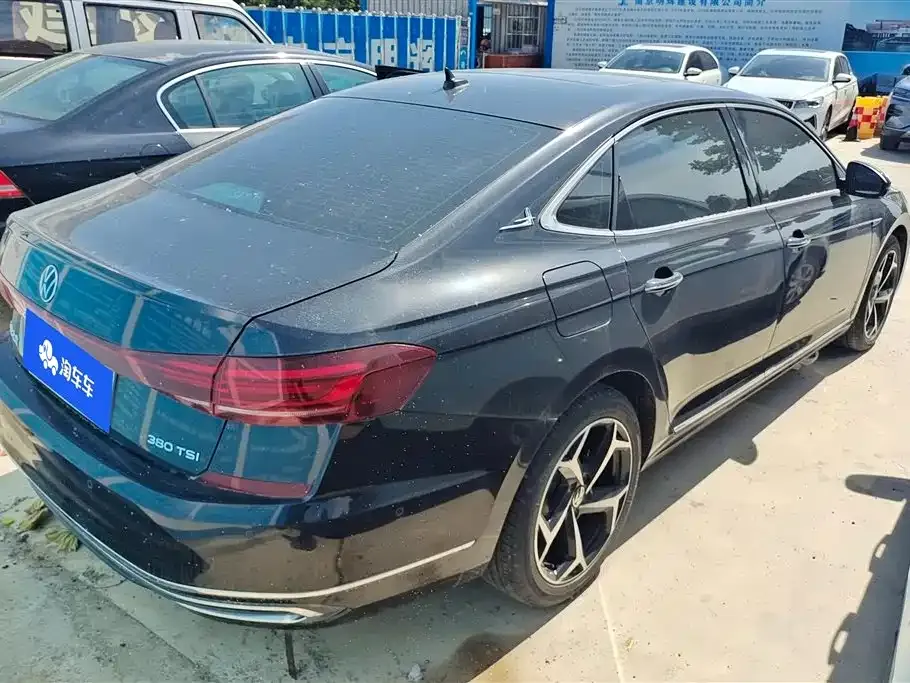 Volkswagen Passat — фото 7