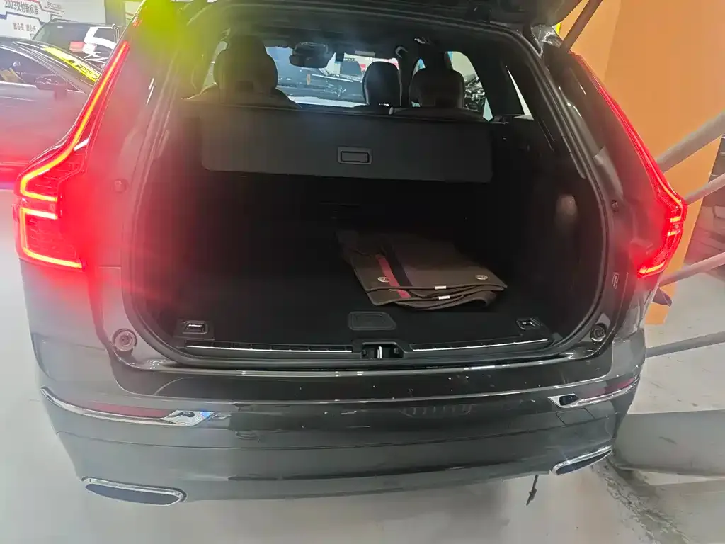 Volvo XC60 2021 из CN, фото 8