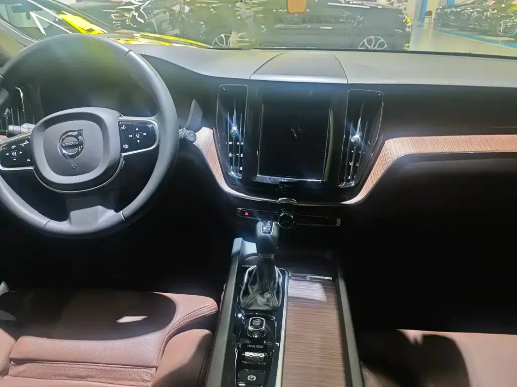 Volvo XC60 2021 из CN, фото 9