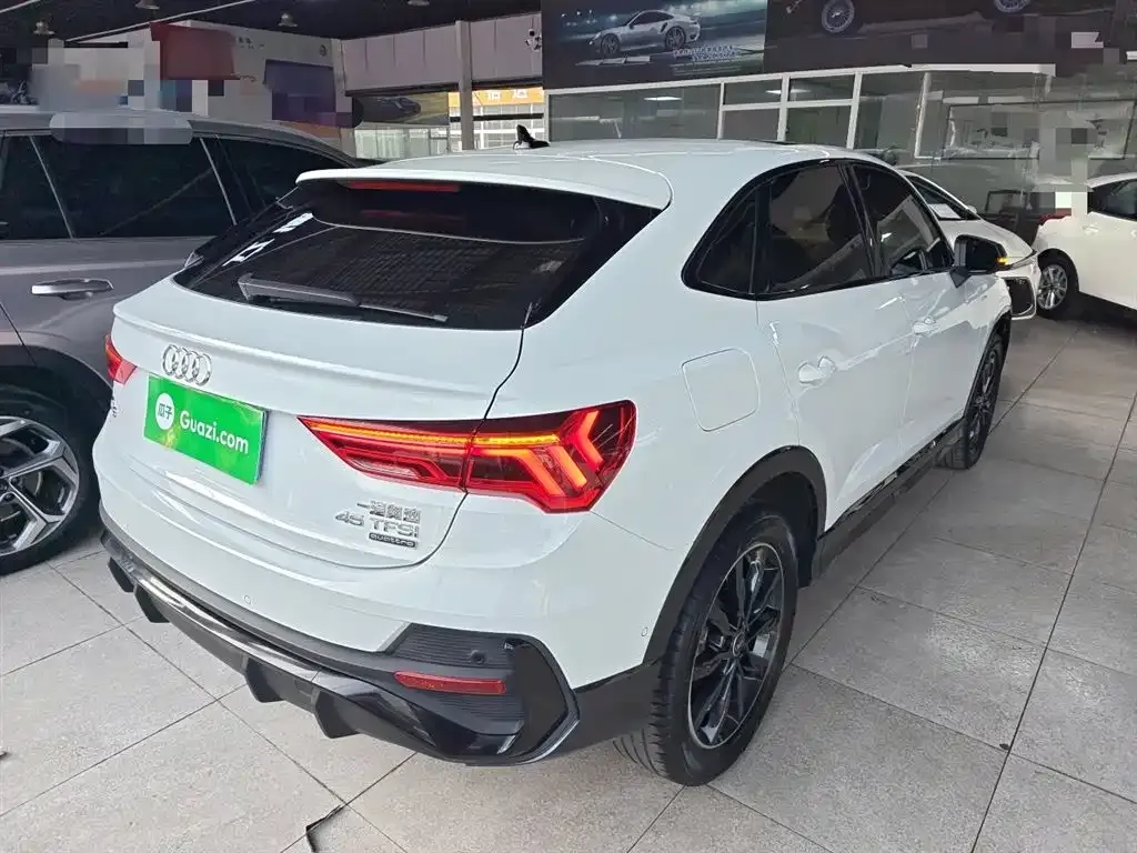 Audi Q3 Sportback — фото 8