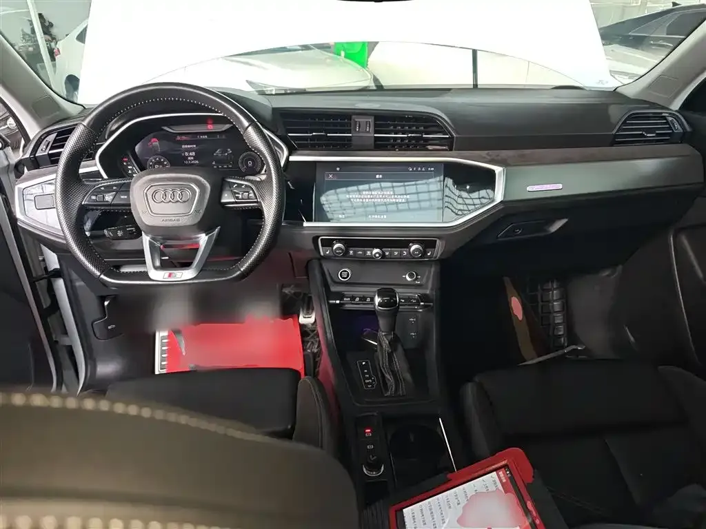 Audi Q3 Sportback — фото 10