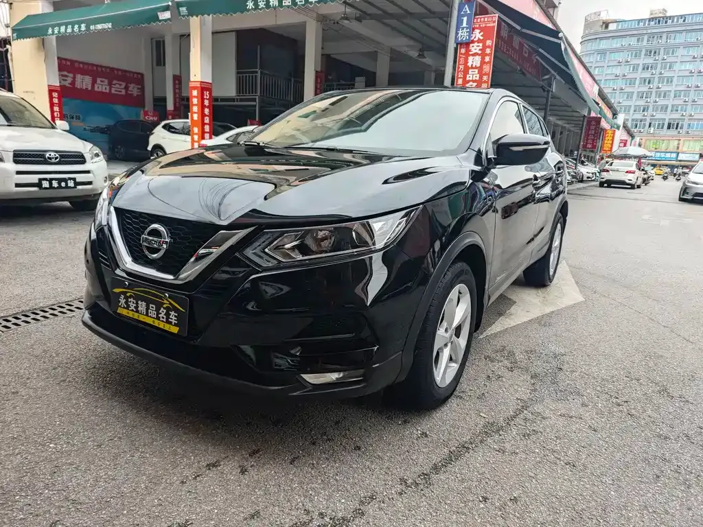 Nissan Qashqai — фото 1