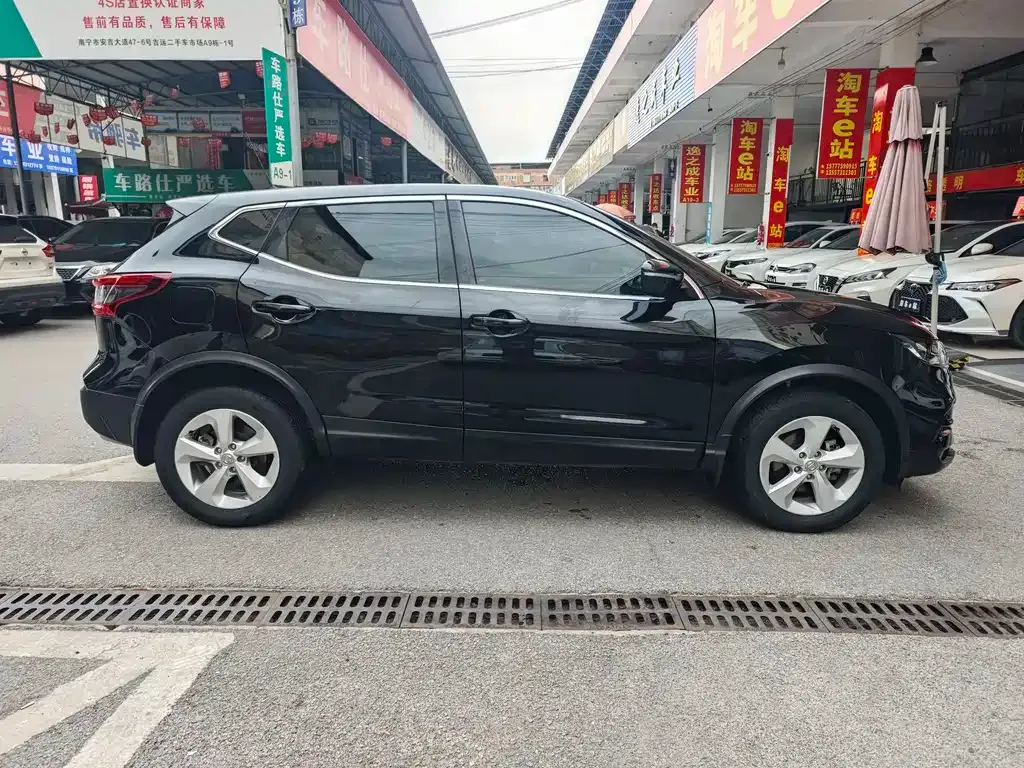 Nissan Qashqai — фото 9