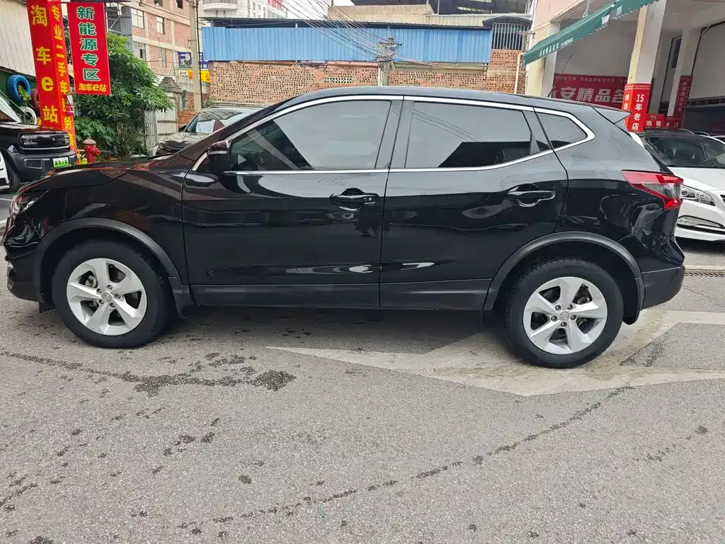 Nissan Qashqai — фото 10