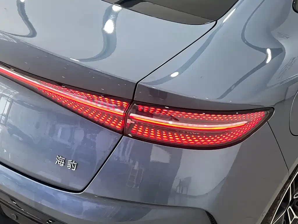 BYD Seal — фото 8