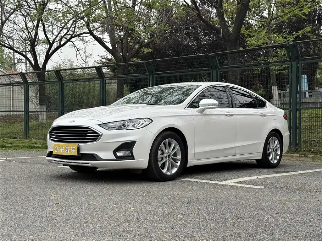 Ford Mondeo — фото 1