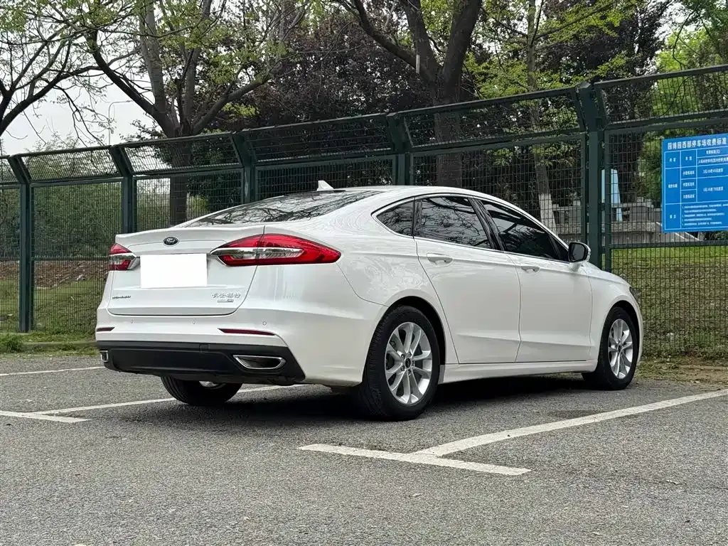 Ford Mondeo — фото 4