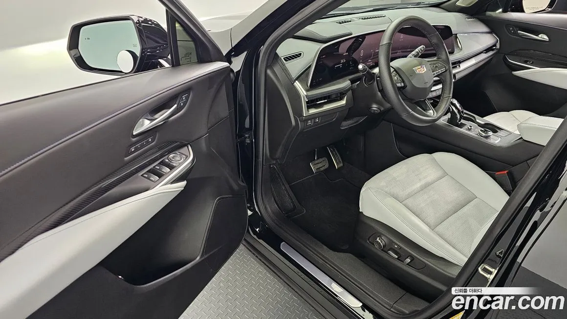 Cadillac XT4 2024 из KR, фото 6