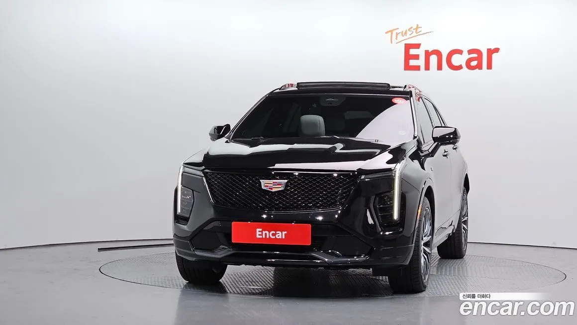 Cadillac XT4 2024 из KR, фото 3