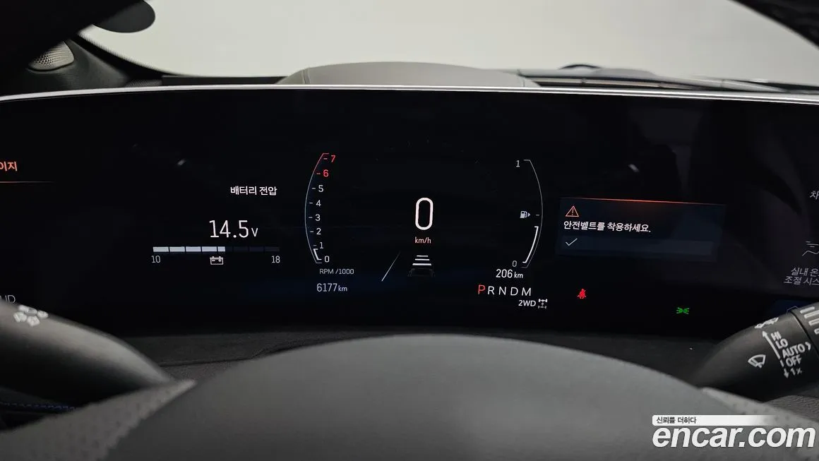 Cadillac XT4 2024 из KR, фото 2
