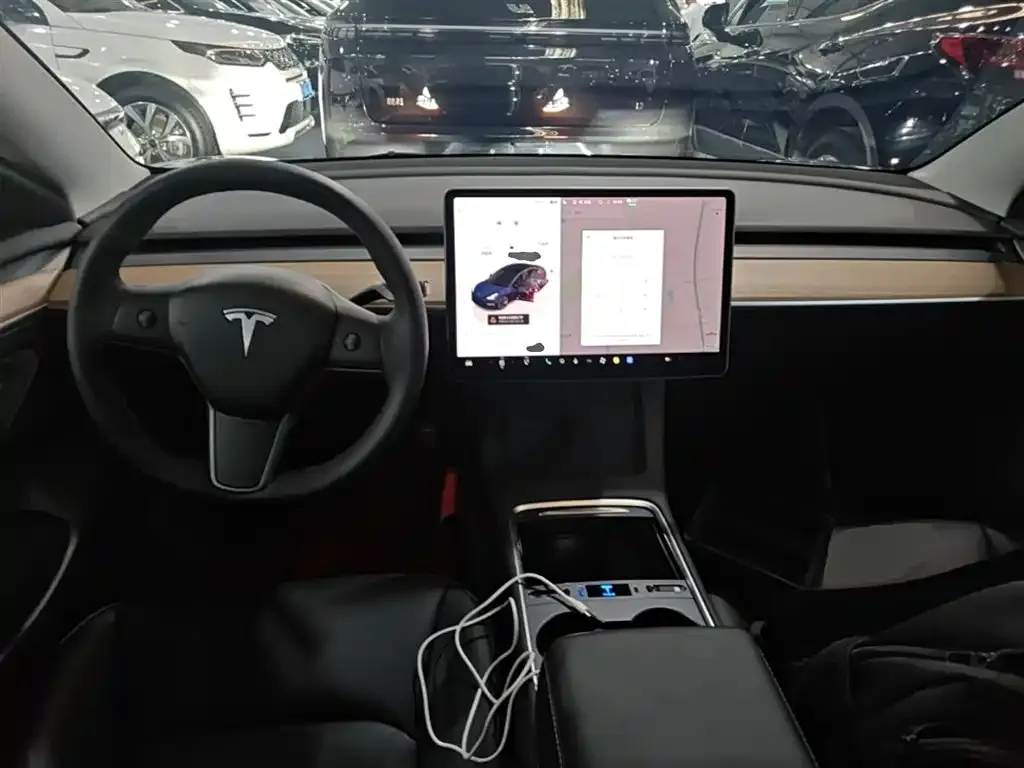 Tesla Model 3 — фото 3