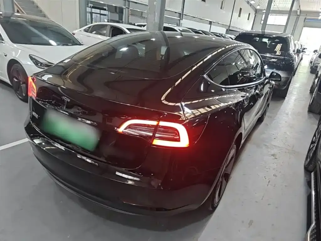 Tesla Model 3 — фото 6