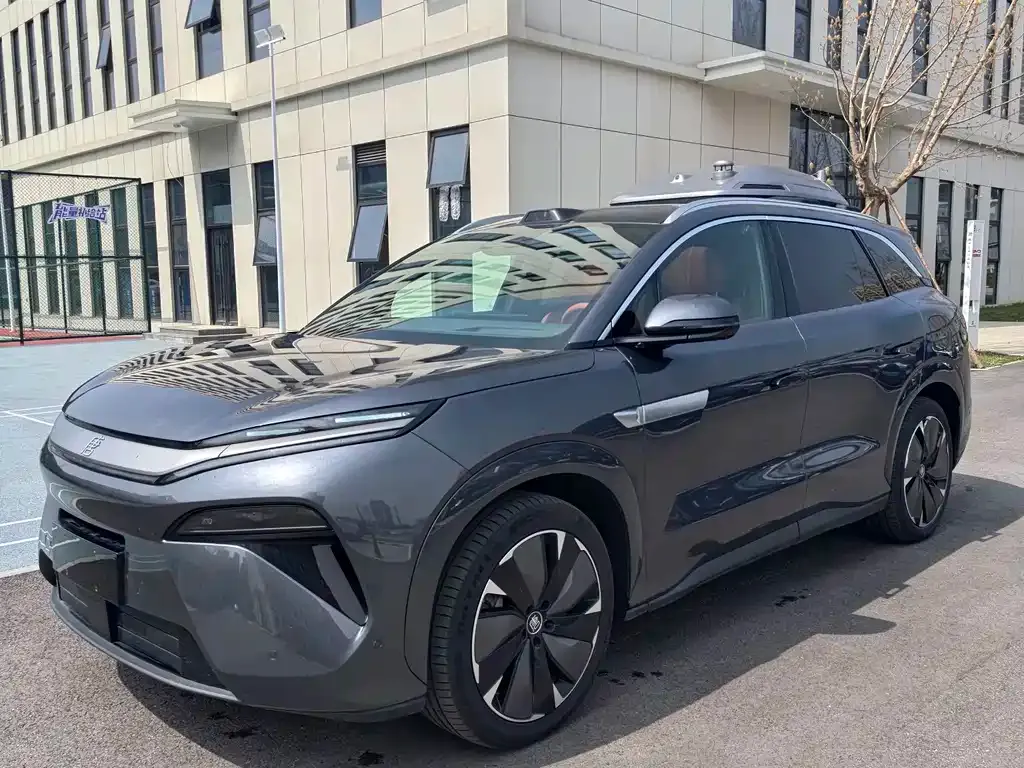 BYD Tang L