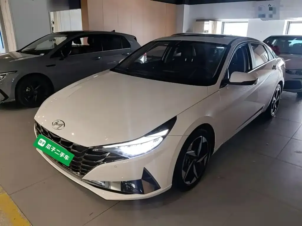 Hyundai Elantra — фото 6