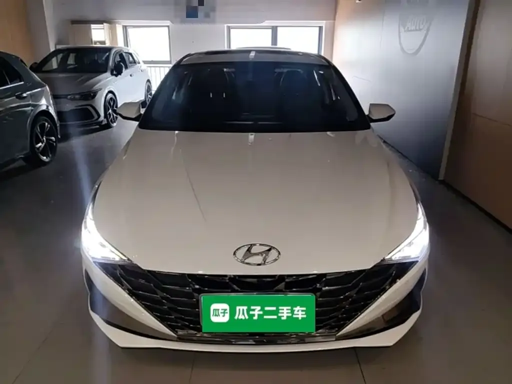 Hyundai Elantra — фото 4