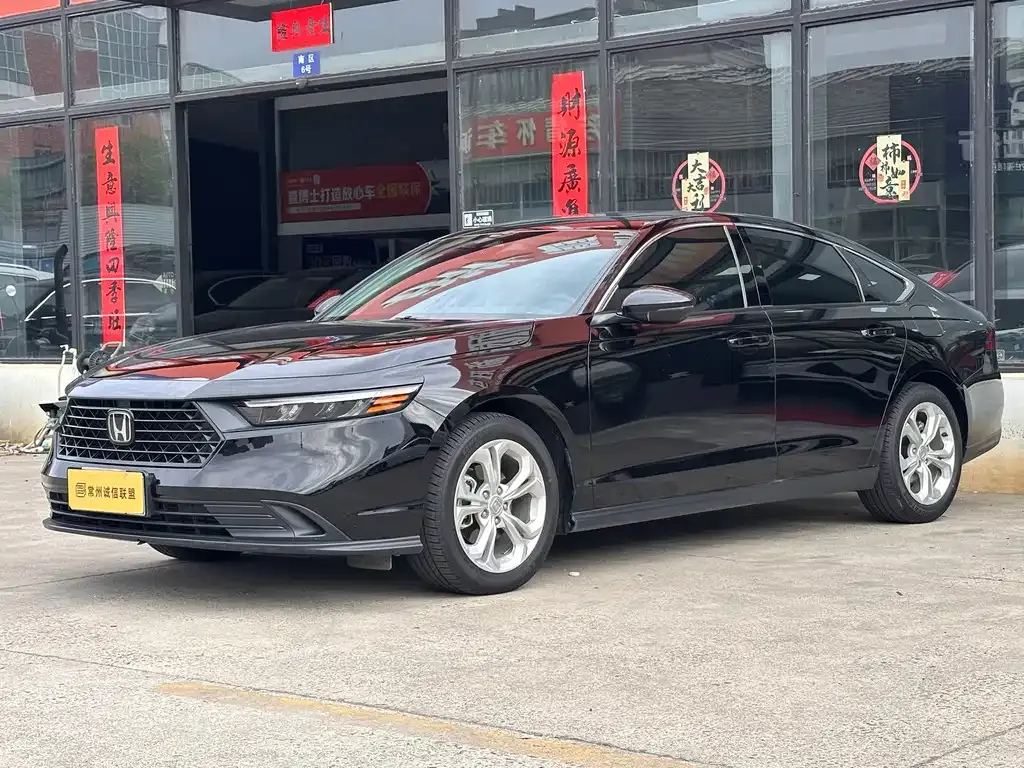 Honda Accord — фото 1