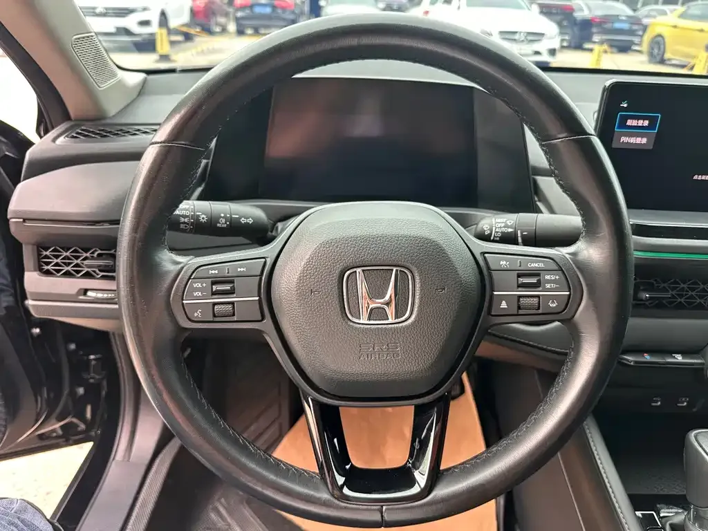 Honda Accord — фото 10