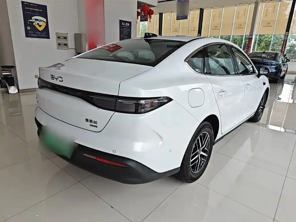 BYD Seal 05 DM-i — фото 9