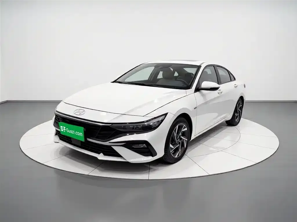 Hyundai Elantra — фото 4