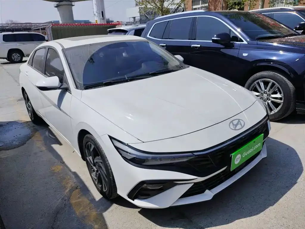 Hyundai Elantra — фото 10