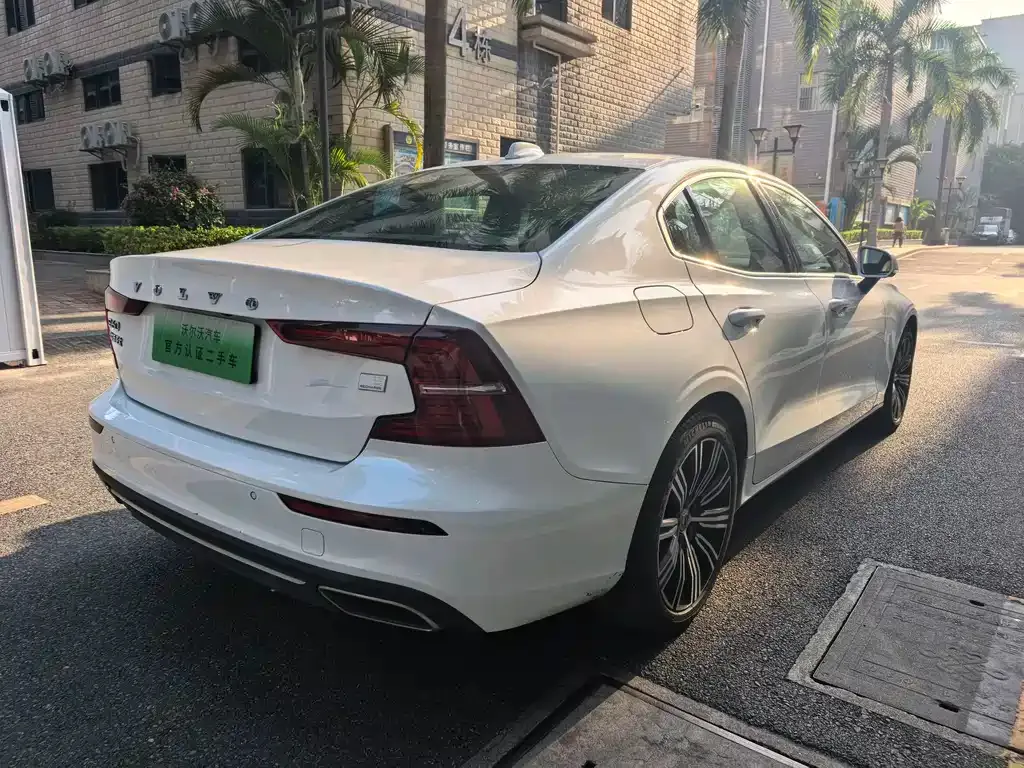 Volvo S60 PHEV 2021 из CN, фото 9