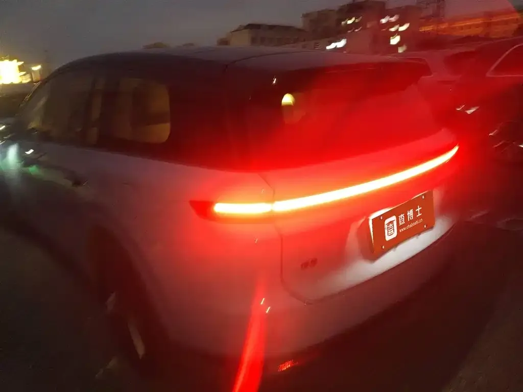 Li Auto i8 2025 из CN, фото 6