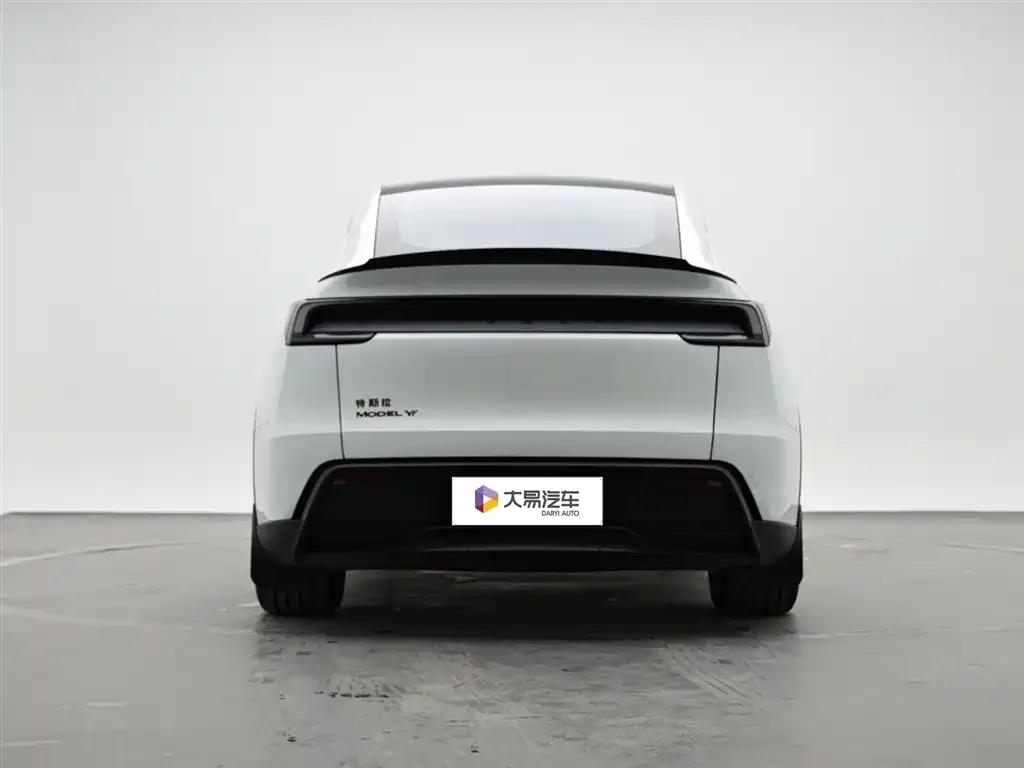 Tesla Model Y L — фото 8