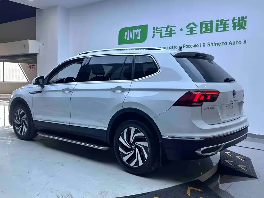 Volkswagen Tiguan L — фото 5