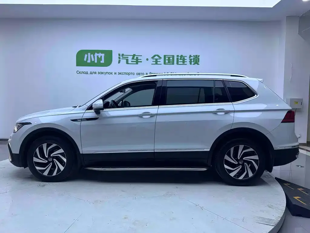 Volkswagen Tiguan L — фото 6