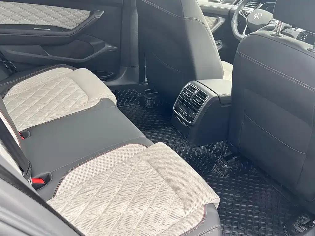 Volkswagen Magotan 2022 из CN, фото 7