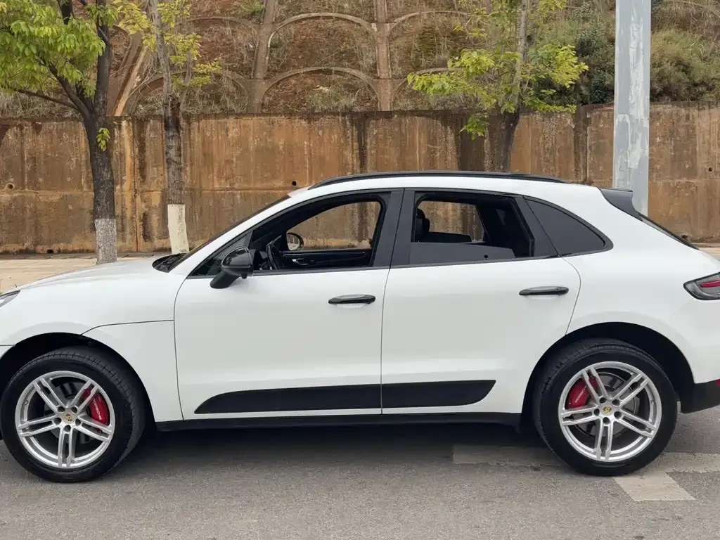 Porsche Macan — фото 8