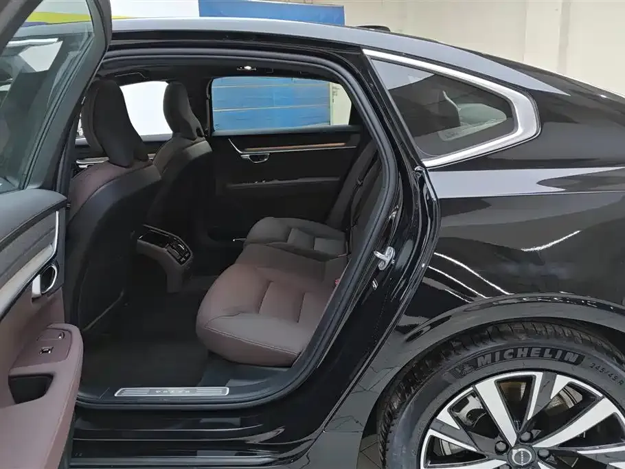Volvo S90 — фото 10